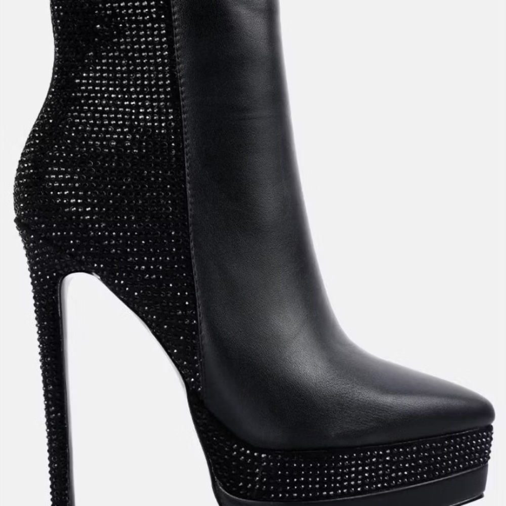 Encanto Ankle Bootie US 10